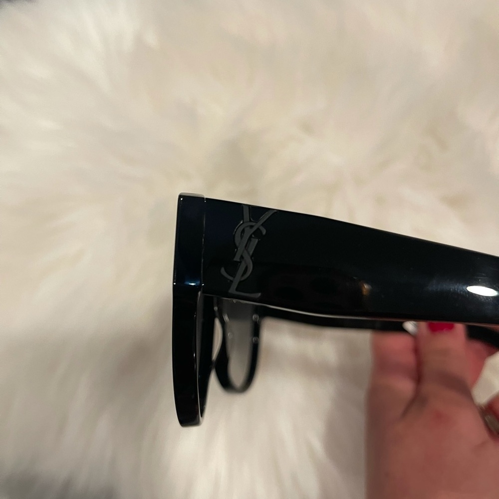 *SOLD* on ♏️erc - SAINT LAURENT SUNGLASSES - Picture 6 of 12